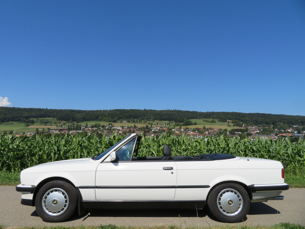 BMW 320i Cabriolet